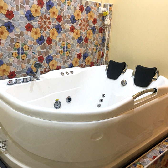 Our Jacuzzi Room is ideal for Party, Couple & Four Hands Massage including happy ending massage and full service